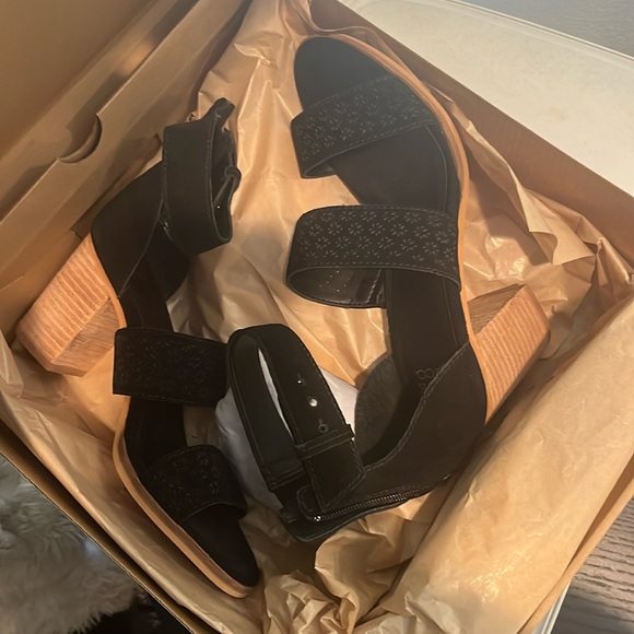 Black heels - Picture 5 of 6